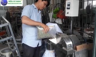Máy nghiền búa dùng trong ngành thực phẩm- Điện Cơ Xanh