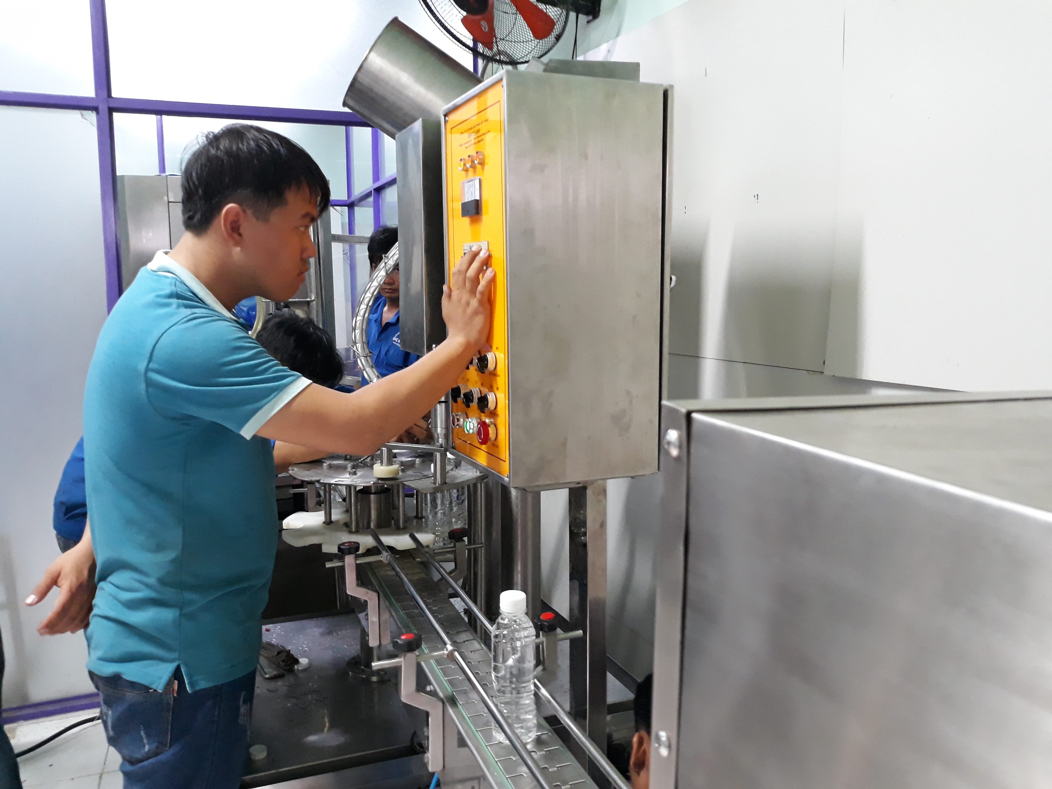 Dây chuyền chiết rót nước khoáng dạng thẳng