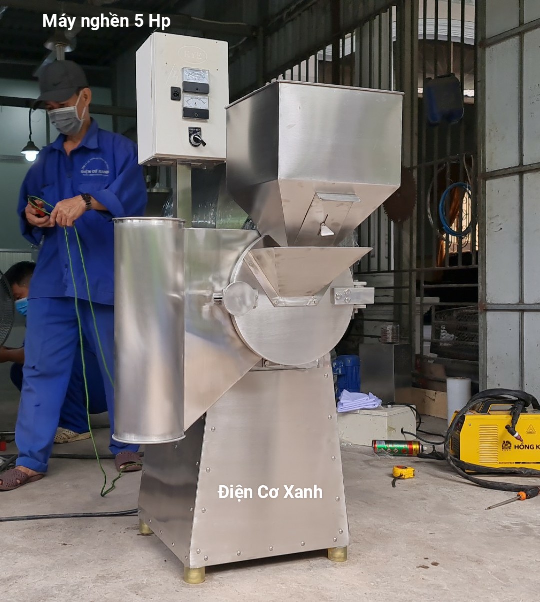 Máy nghiền bột củ riềng