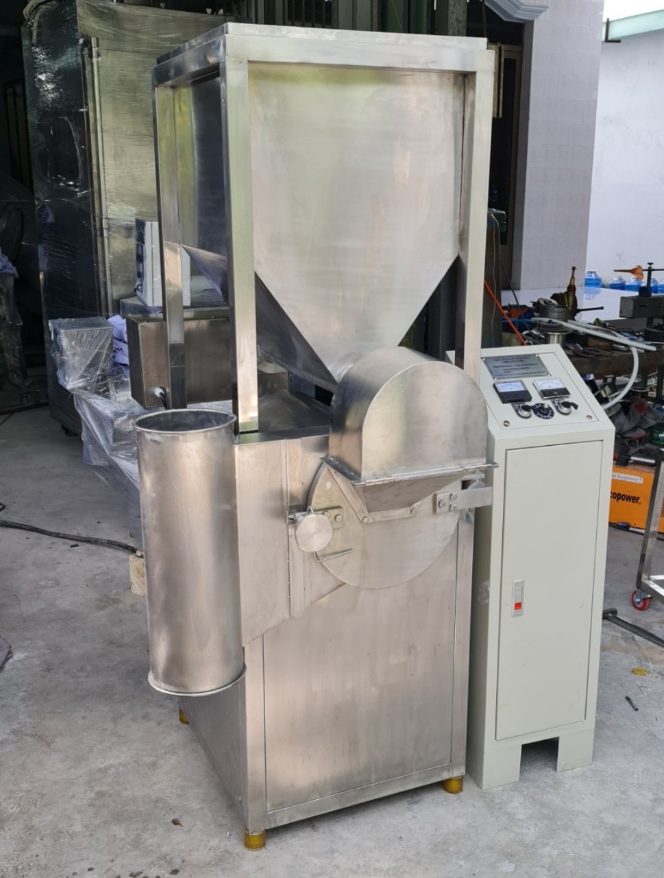 Máy nghiền bột tiêu tự động