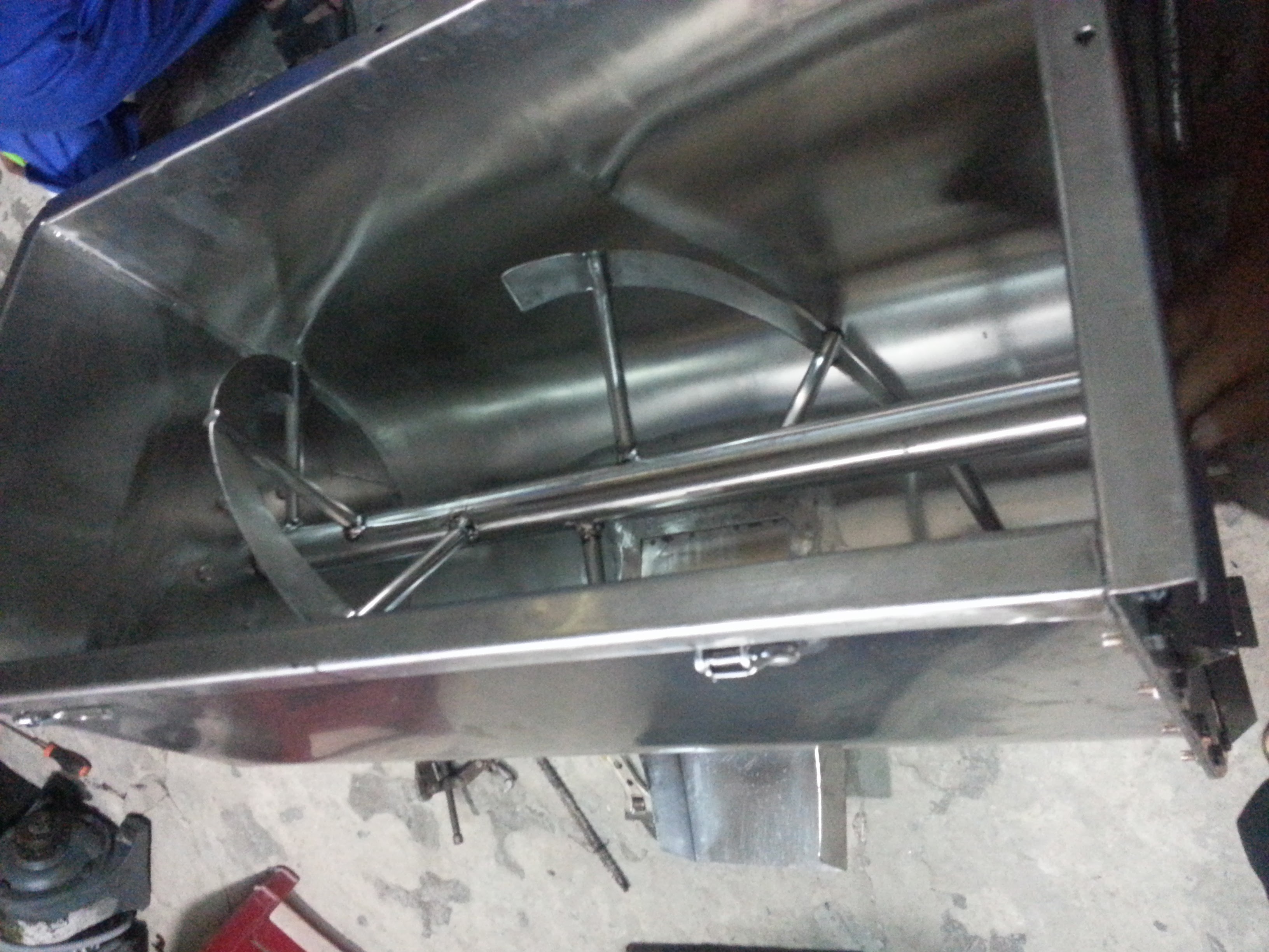 MÁY TRỘN TRỤC NGANG DÙNG TRỘN CÁM THỨC ĂN